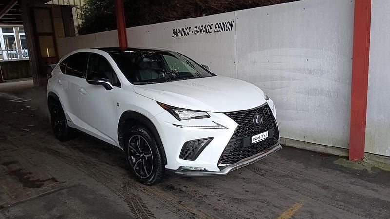 Gebraucht 2020 Lexus NX300h E-FOUR SUV | CHF 30’900 (Fairer Preis) - Bild 1/4