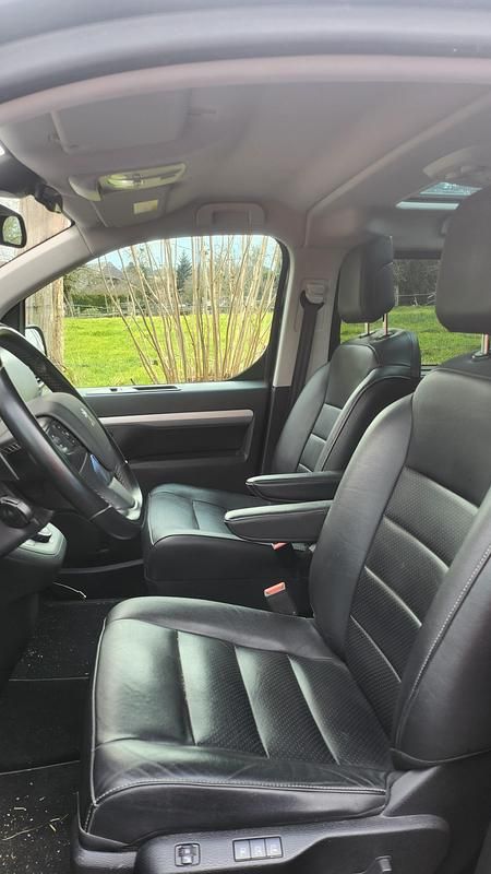 Gebraucht Peugeot Traveller Allure 180 PS (132 kW) 2019 Van / Kleinbus