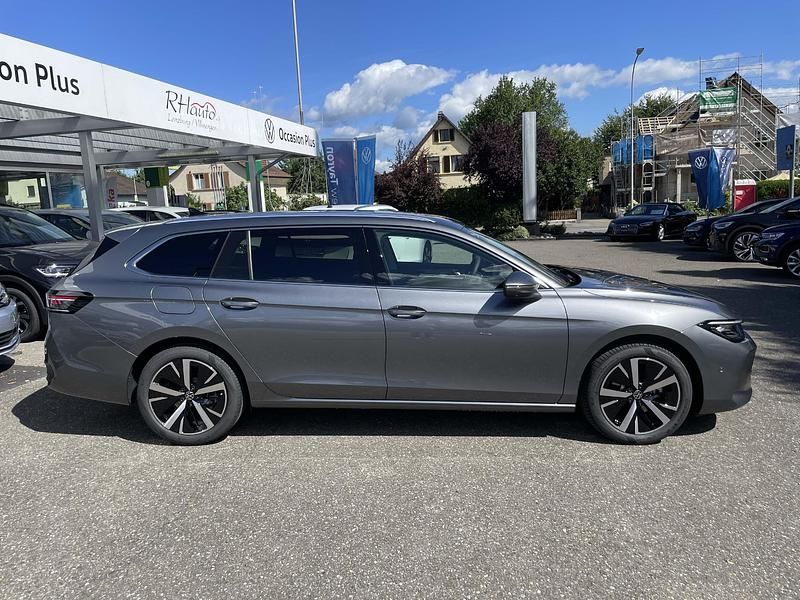 Gebraucht VW Passat Business 150 PS (110 kW) 2025 Grau Kombi