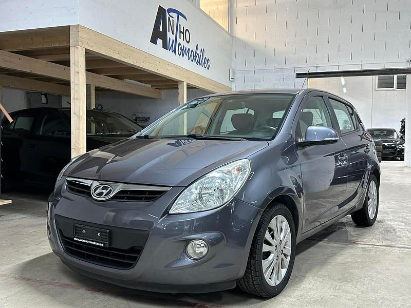 Gebraucht Hyundai i20 Premium 126 PS (92 kW) 2011 Kleinwagen