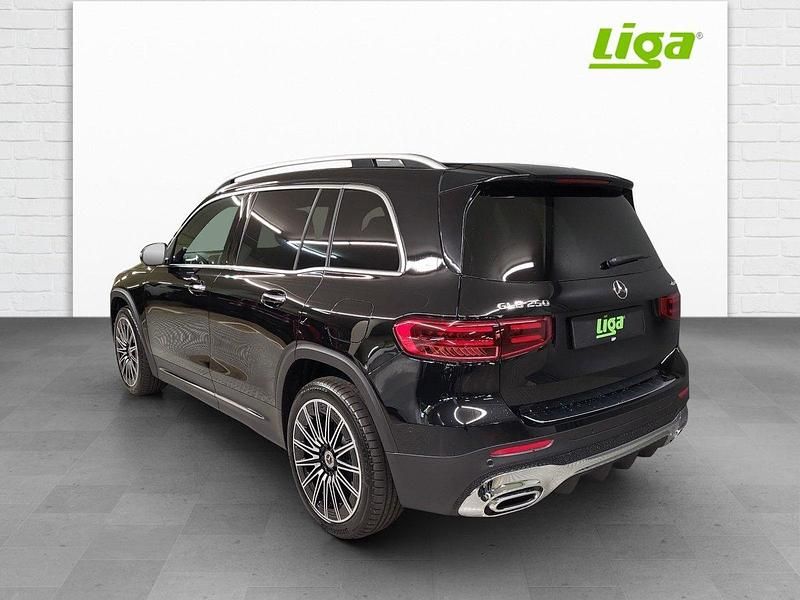 Gebraucht Mercedes GLB250 AMG line 238 PS (175 kW) 2025 SUV