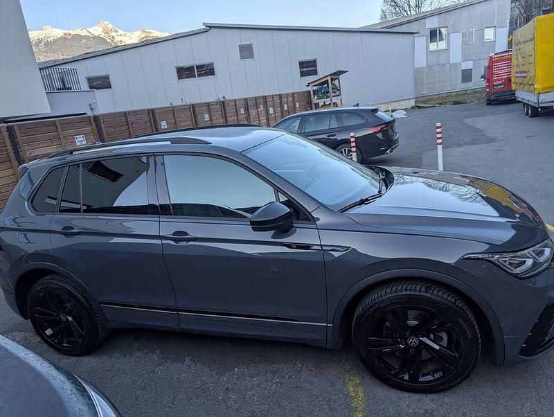 Gebraucht VW Tiguan R-line 190 PS (139 kW) 2022 SUV