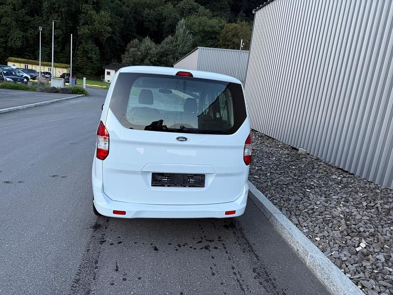 Gebraucht Ford Tourneo Courier Trend 100 PS (73 kW) 2019 Van / Kleinbus