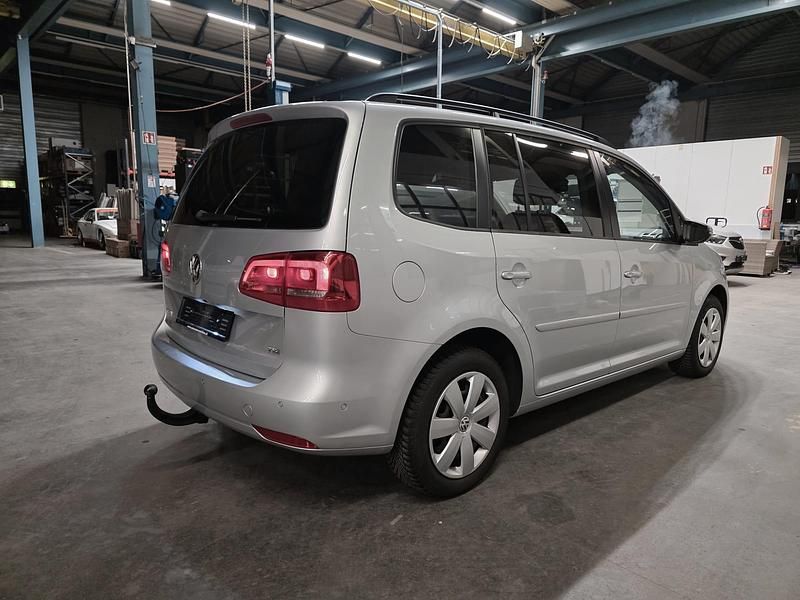 Gebraucht VW Touran Cup 140 PS (102 kW) 2015 Van / Kleinbus
