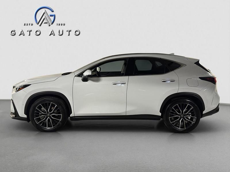 Neu Lexus NX450h+ E-FOUR 309 PS (227 kW) 2025 SUV