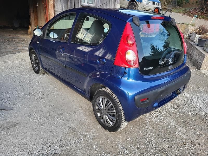 Gebraucht Peugeot 107 68 PS (50 kW) 2008 Kleinwagen