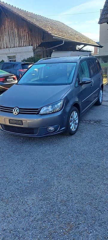 Gebraucht VW Touran Comfortline 140 PS (102 kW) 2013 Van / Kleinbus