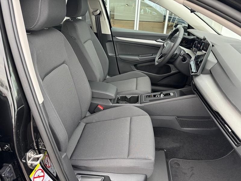 Neu VW Golf Basis 115 PS (84 kW) 2026 Schwarz Limousine