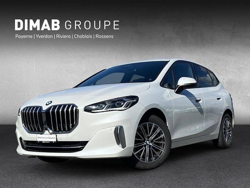 Gebraucht BMW 218 Active Tourer Luxury Line 150 PS (110 kW) 2023 Weiss Van / Kleinbus