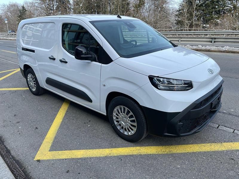 Neu Toyota Proace City Advance 100 kW (136 PS) 2025 Van / Kleinbus