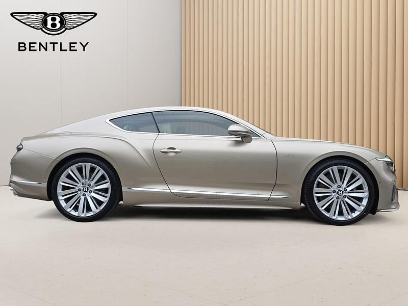 Neu Bentley Continental 771 PS (567 kW) 2025 Beige Coupé