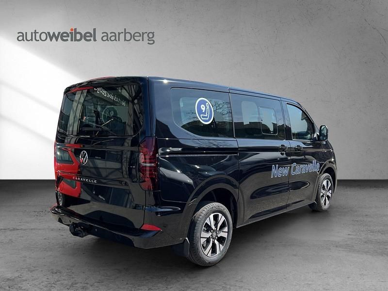 Gebraucht VW Caravelle Life 150 PS (110 kW) 2025 Schwarz Van / Kleinbus