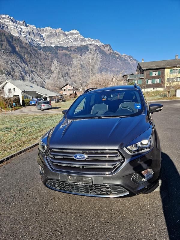 Gebraucht Ford Kuga Vignale 150 PS (110 kW) 2018 SUV