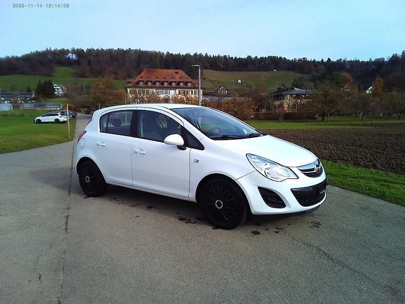 Weiss Gebraucht 2014 Opel Corsa Limousine | CHF 6’950 (Fairer Preis) - Bild 1/4