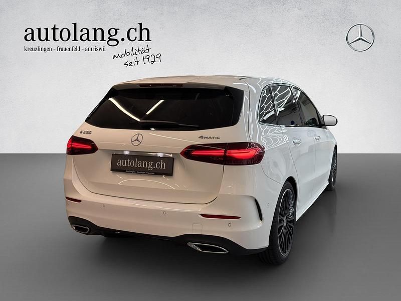 Neu Mercedes B250e AMG line 238 PS (175 kW) 2026 Weiss Van / Kleinbus