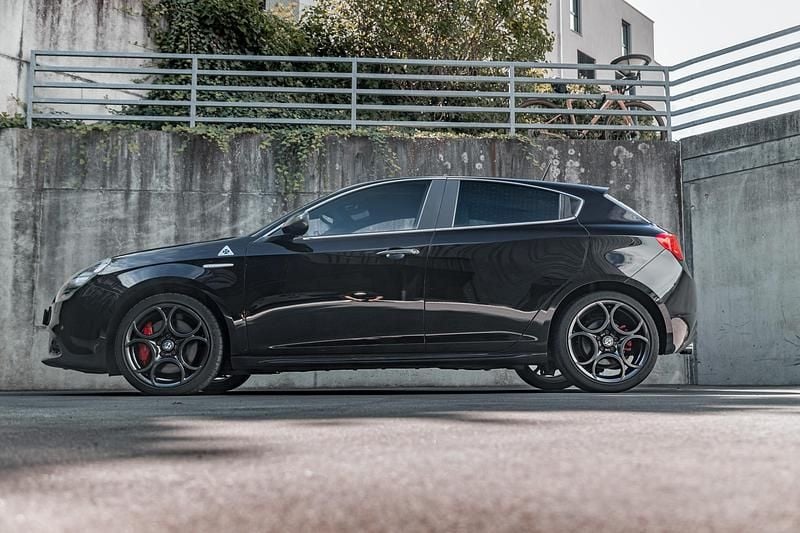 Gebraucht 2015 Alfa Romeo Giulietta Quadrifoglio Verde Kleinwagen | CHF 18’500 (Teuer) - Bild 1/4