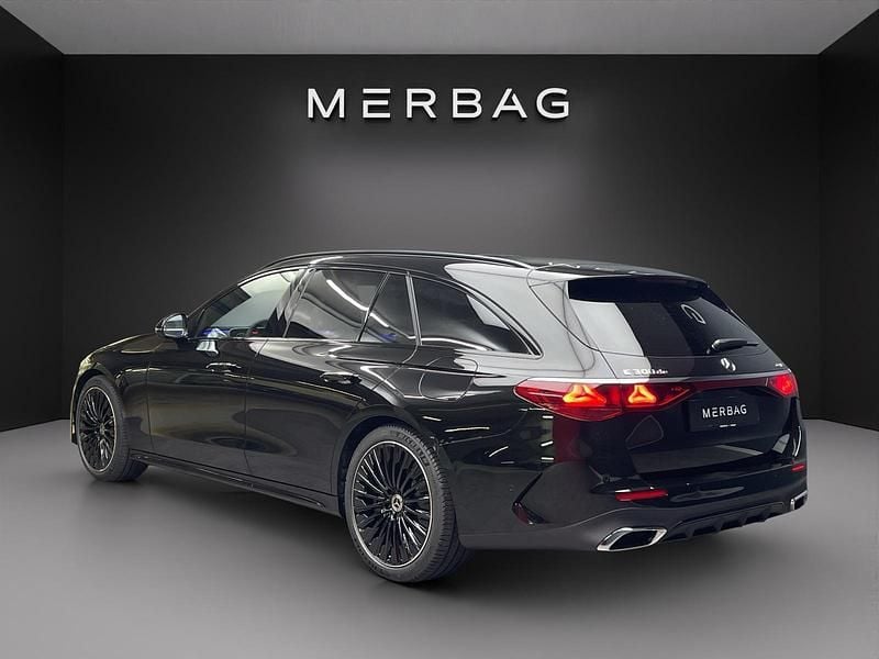 Neu Mercedes E300 197 PS (144 kW) 2025 Schwarz Kombi