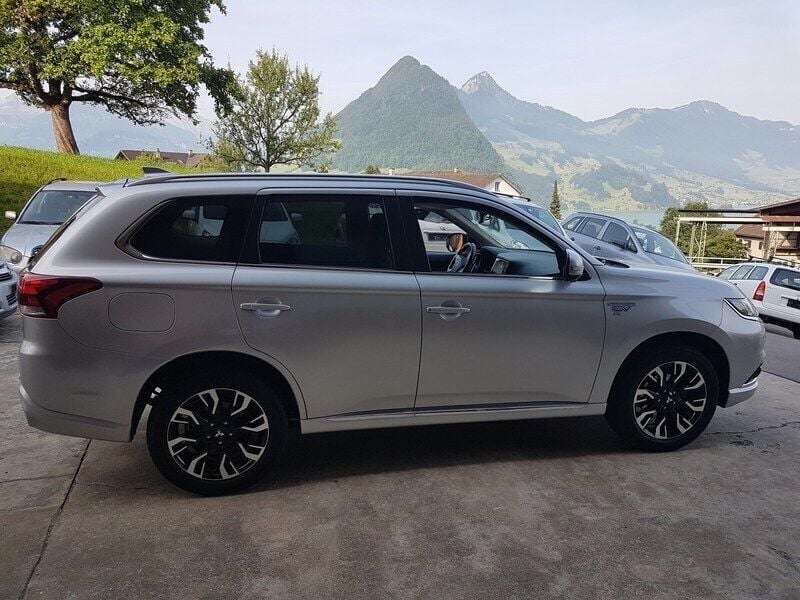 Gebraucht Mitsubishi Outlander P-HEV 121 PS (88 kW) 2018 SUV