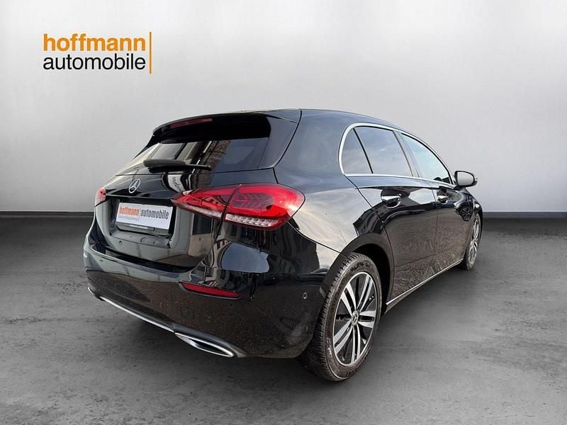 Gebraucht Mercedes A200 Progressive 163 PS (119 kW) 2020 Schwarz Limousine