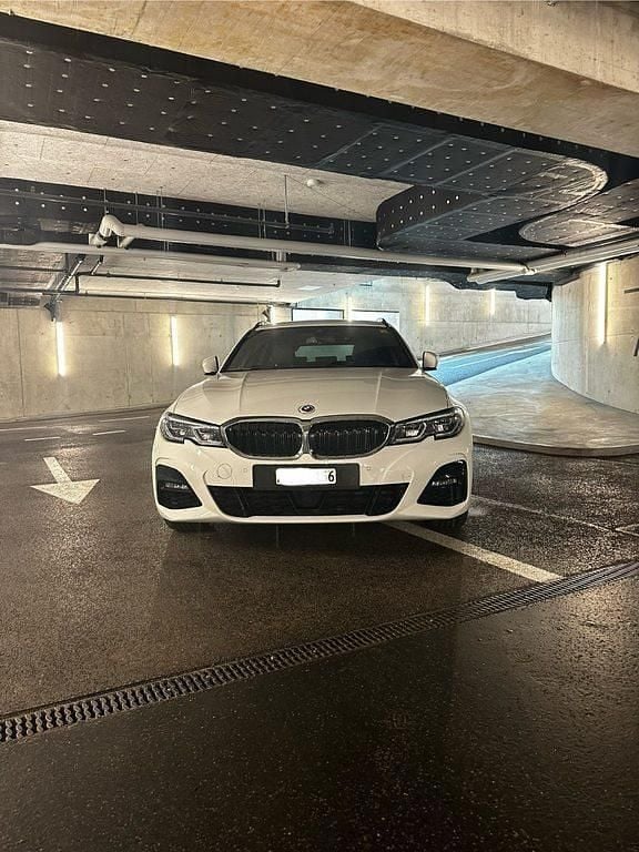 Gebraucht 2022 BMW 330e Advantage Kombi | CHF 33’550 (Fairer Preis) - Bild 1/4