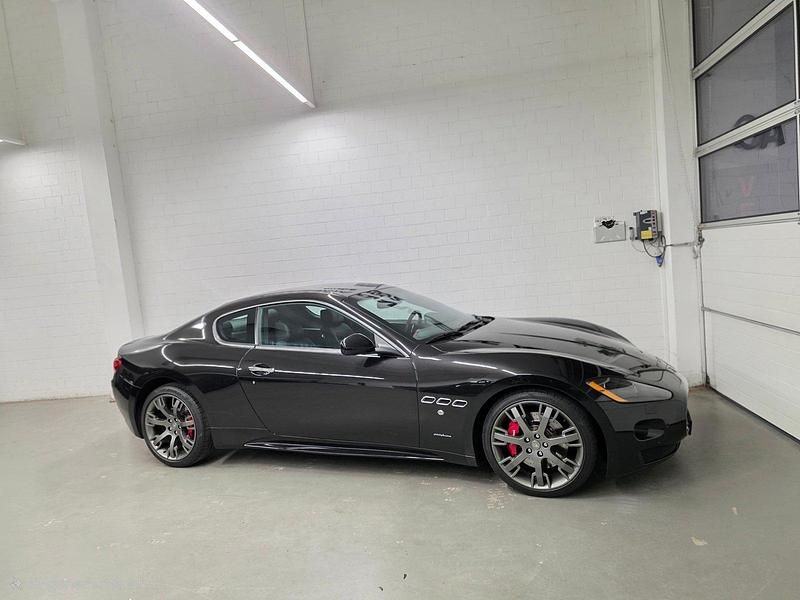 Gebraucht Maserati Granturismo 440 PS (323 kW) 2012 Schwarz Coupé