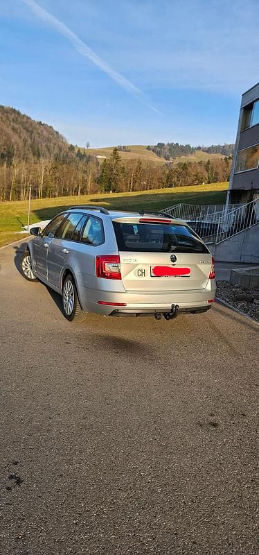 Gebraucht Skoda Octavia Ambition 184 PS (135 kW) 2017 Kombi