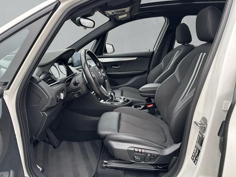 Weiss Gebraucht 2022 BMW 220 Active Tourer Advantage Van / Kleinbus | CHF 26’900 (Etwas zu teuer) - Bild 1/4