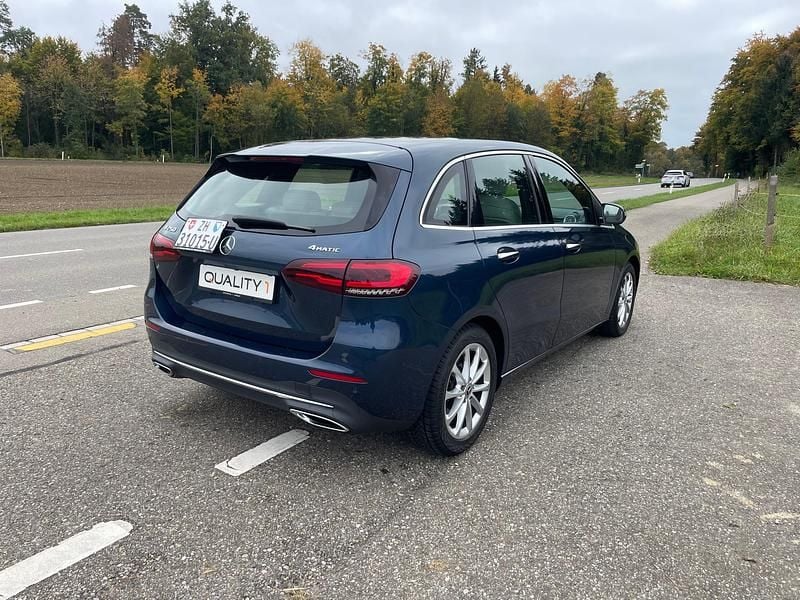 Gebraucht Mercedes B250 Style 224 PS (164 kW) 2019 Van / Kleinbus