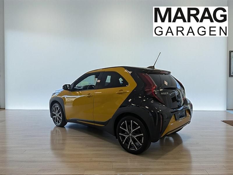 Neu Toyota Aygo X Sport 116 PS (85 kW) 2025 Gelb SUV