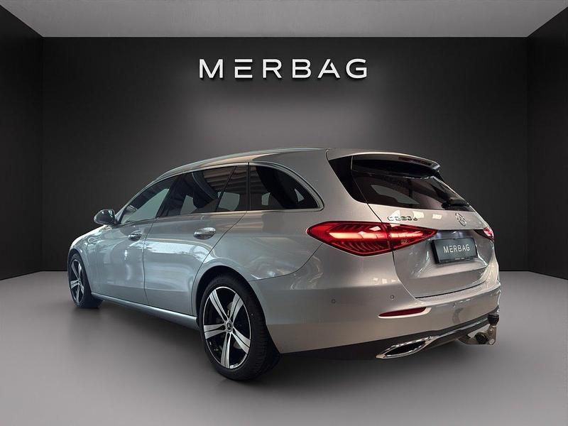 Gebraucht Mercedes C220 197 PS (144 kW) 2025 Silber Kombi