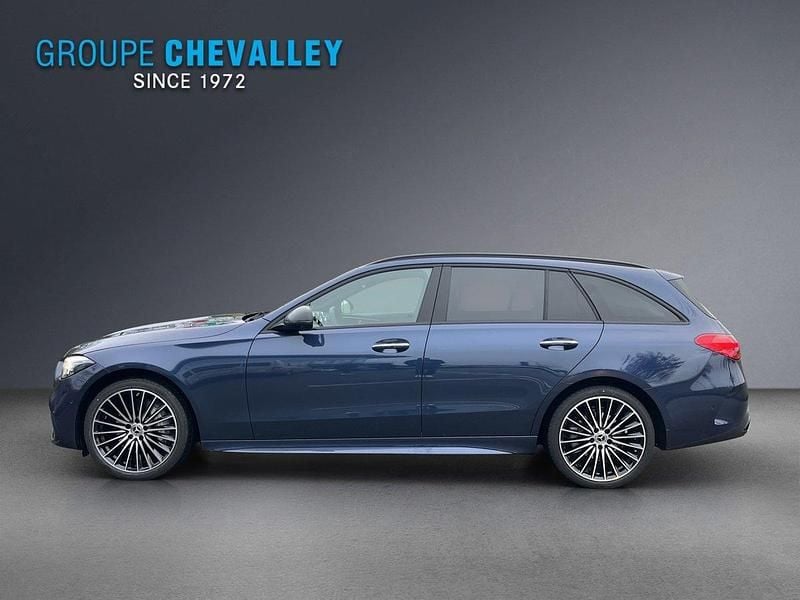 Neu Mercedes C300e 259 PS (190 kW) 2025 Blau Kombi