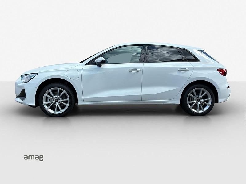 Gebraucht Audi A3 Sportback e-tron Attraction 204 PS (150 kW) 2025 Kleinwagen