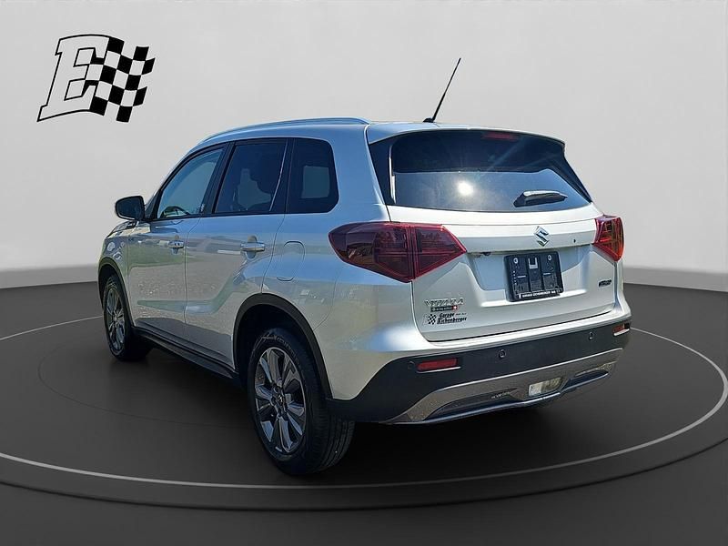 Gebraucht Suzuki Vitara 116 PS (85 kW) 2024 Silber SUV