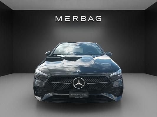 Gebraucht Mercedes A220 190 PS (139 kW) 2024 Schwarz Limousine