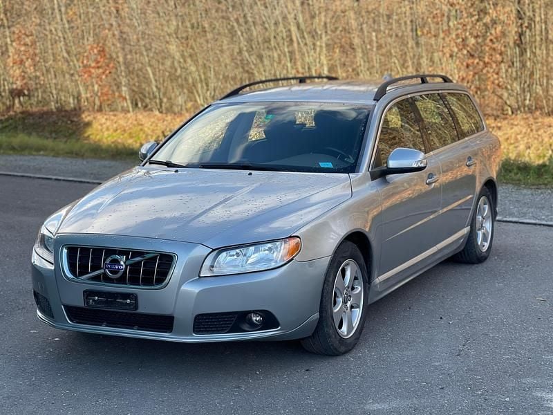 Gebraucht Volvo V70 Momentum 109 PS (80 kW) 2010 Kombi
