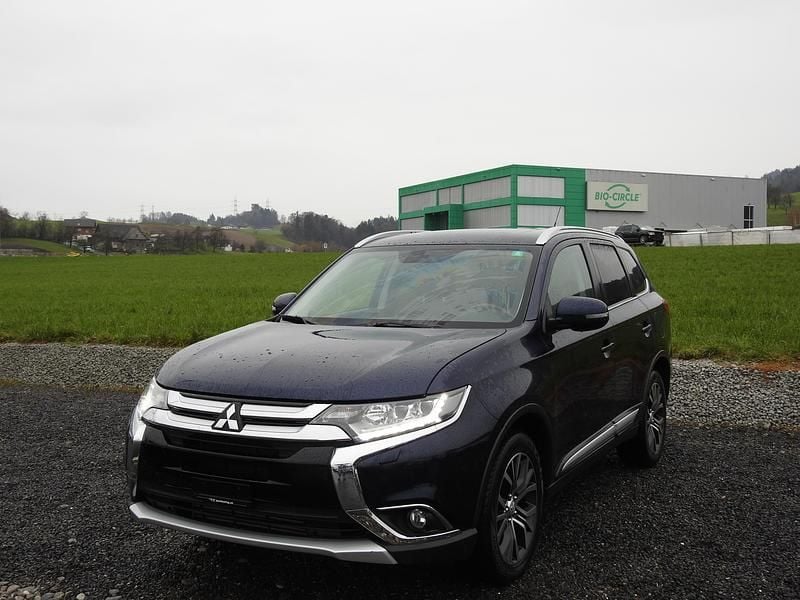 Gebraucht Mitsubishi Outlander 150 PS (110 kW) 2017 SUV