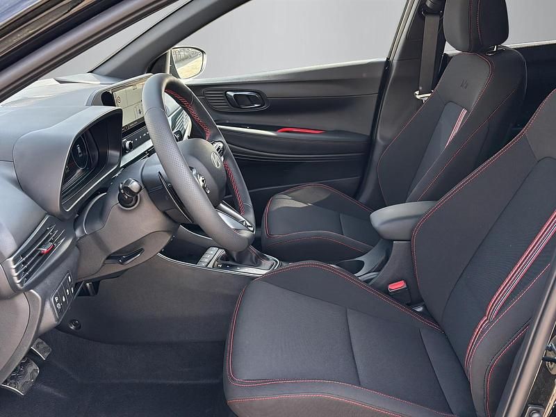 Neu Hyundai i20 N Line 100 PS (73 kW) 2025 Schwarz Limousine