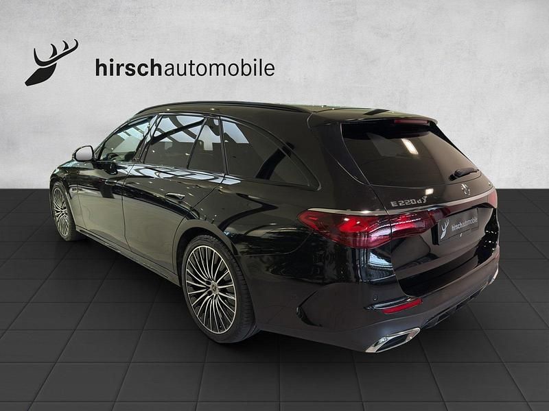 Gebraucht Mercedes E220 197 PS (144 kW) 2024 Kombi