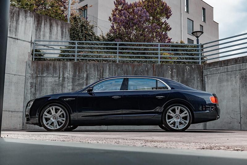 Gebraucht Bentley Flying Spur 507 PS (372 kW) 2016 Limousine