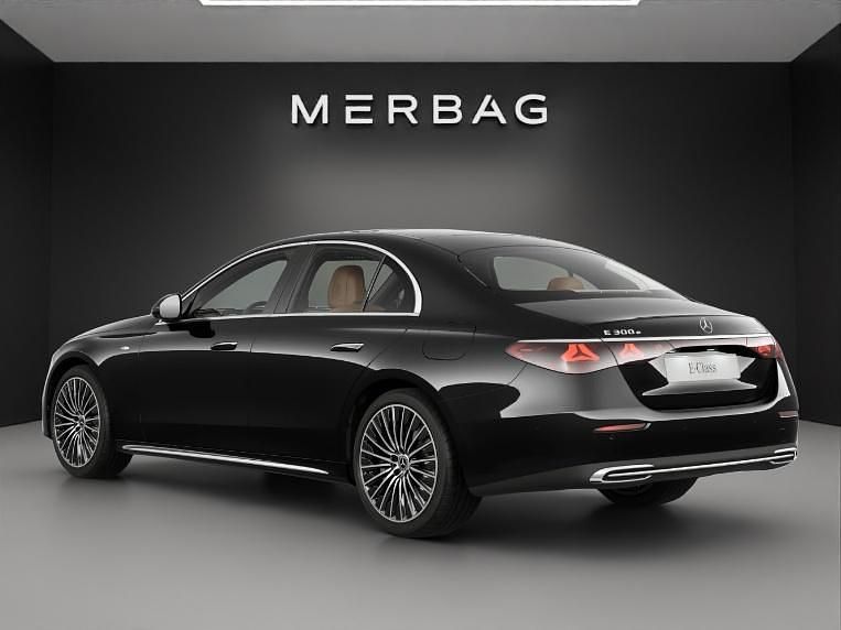Gebraucht Mercedes E300 313 PS (230 kW) 2025