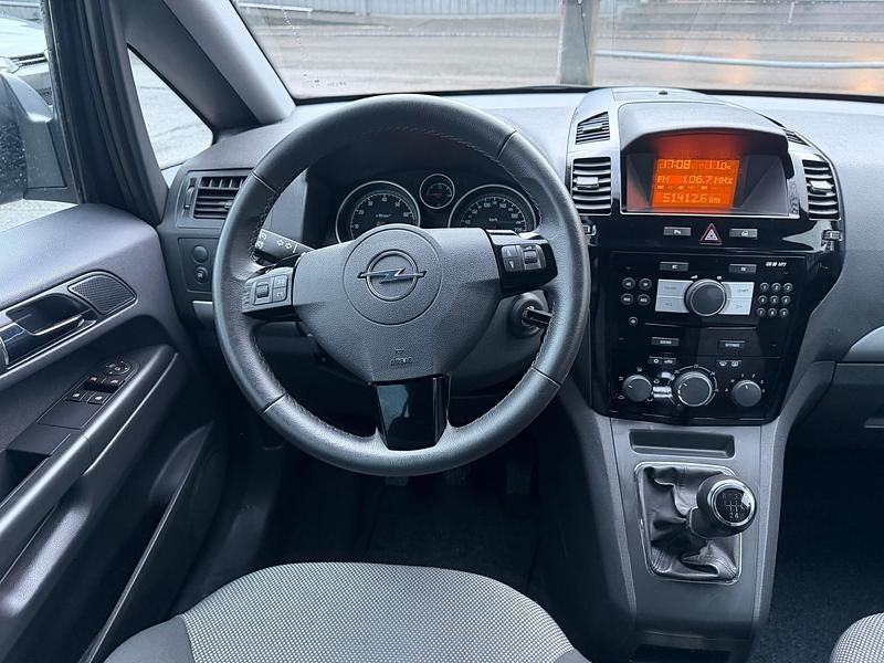 Gebraucht Opel Zafira Edition 140 PS (102 kW) 2010 Van / Kleinbus
