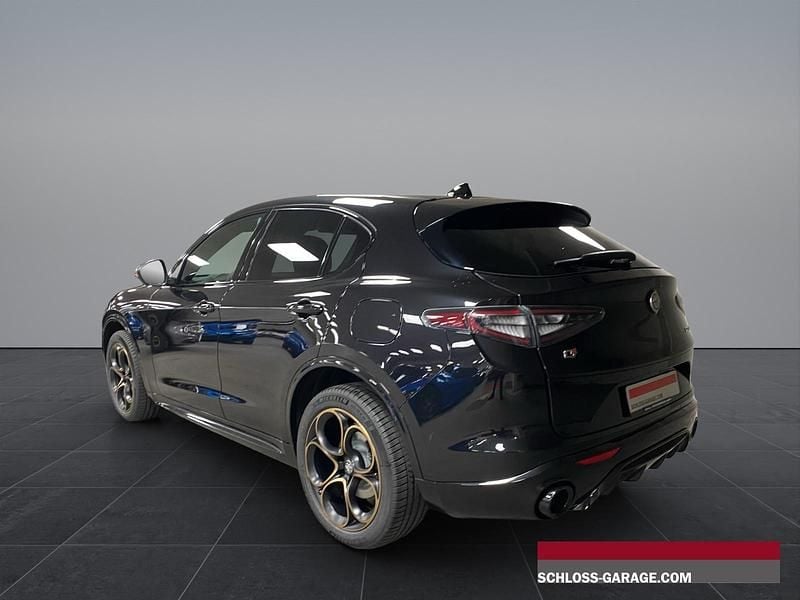 Neu Alfa Romeo Stelvio 280 PS (205 kW) 2025 Schwarz SUV
