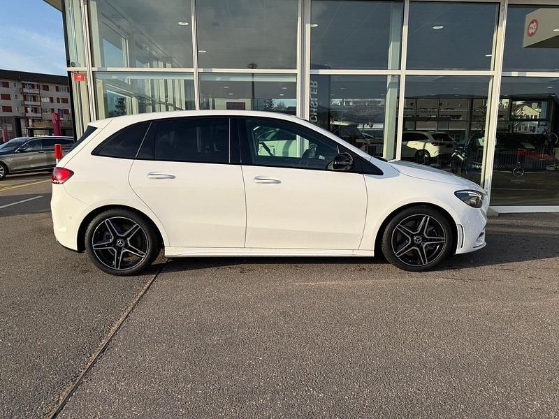 Gebraucht Mercedes B250e 224 PS (164 kW) 2026 Van / Kleinbus