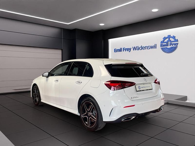 Neu Mercedes A250 AMG line 218 PS (160 kW) 2025 Weiss Limousine