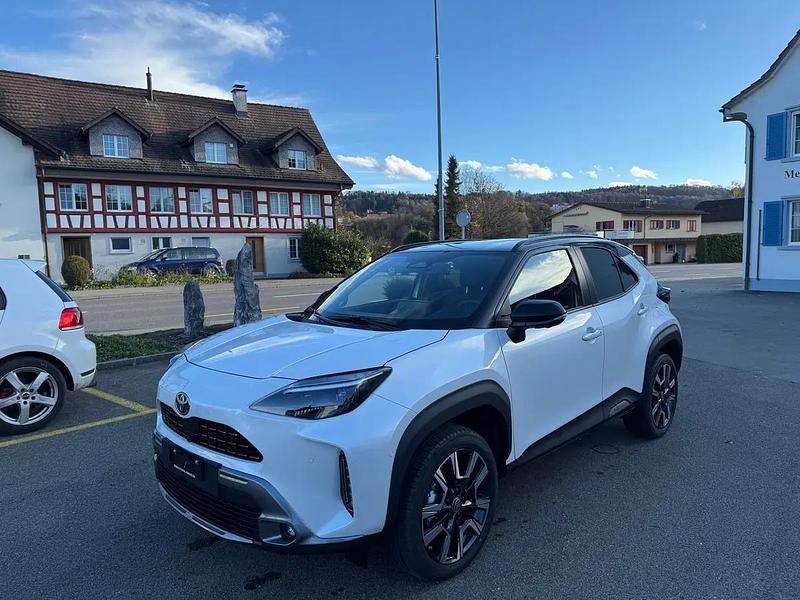 Weiss Neu 2025 Toyota Yaris Hybrid Edition | CHF 35’850 (Teuer) - Bild 1/4
