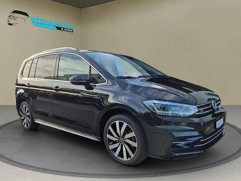 Schwarz Gebraucht 2025 VW Touran Highline Van / Kleinbus | CHF 39’845 (Teuer) - Bild 1/4