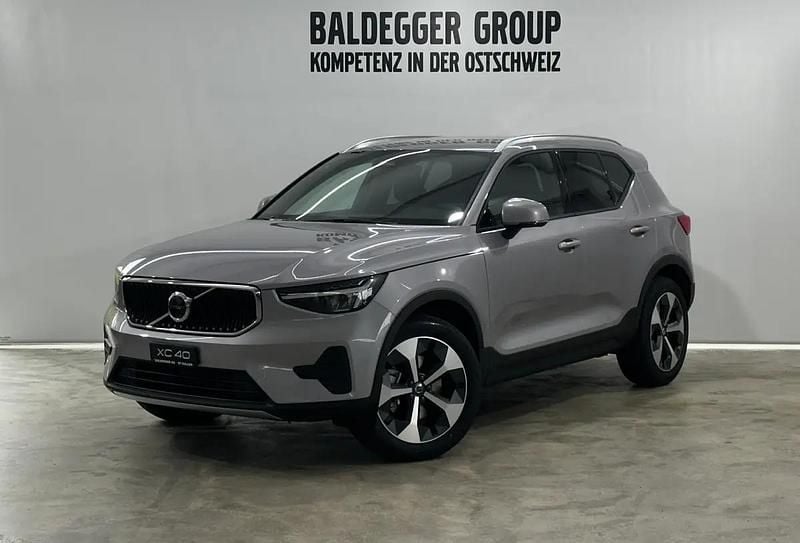 Silber Gebraucht 2025 Volvo XC40 Core SUV | CHF 45’700 - Bild 1/3