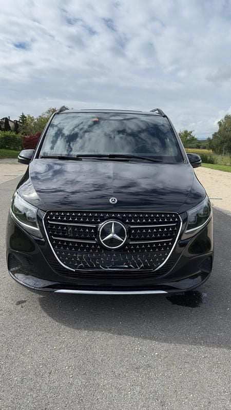 Gebraucht Mercedes V300 Avantgarde 239 PS (175 kW) 2022 Van / Kleinbus