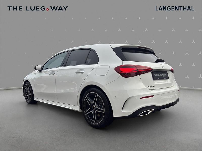 Gebraucht Mercedes A200 163 PS (119 kW) 2024 Weiss Limousine