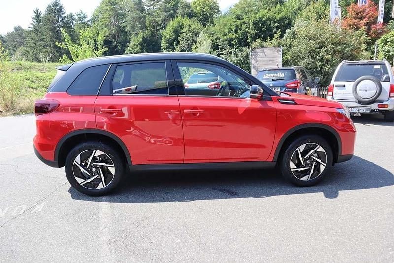Neu Suzuki Vitara 110 PS (80 kW) 2025 Rot SUV